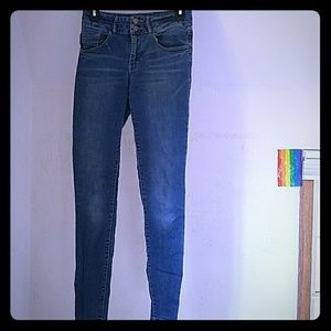 Mid-Rise Skinny Jean
